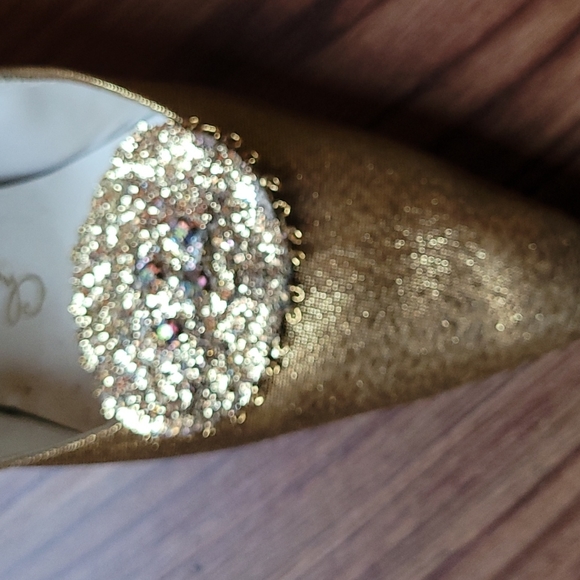 Shoes - Picture 3 of 9